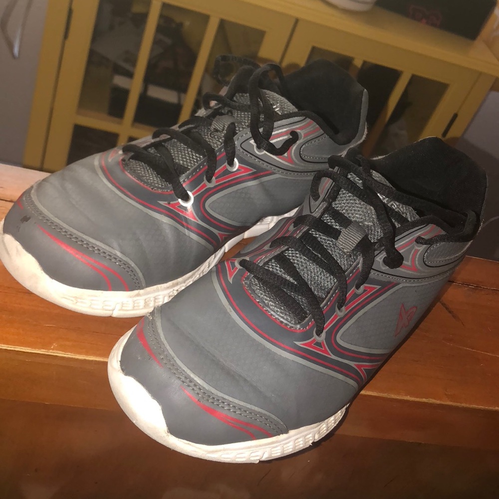 EUC men’s athletech size 9 sneakers red gray